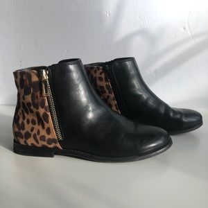 Aldo kids ankle booties in black & animal print